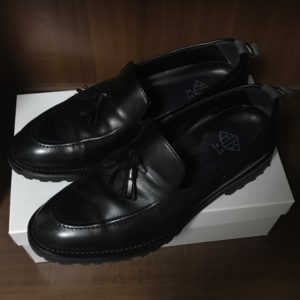 ダブルエイチ WH のローファー