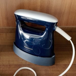 パナソニックの衣類スチーマーが超おすすめ！シワは取れる｜『パナソニックの衣類スチーマー』使い道は？