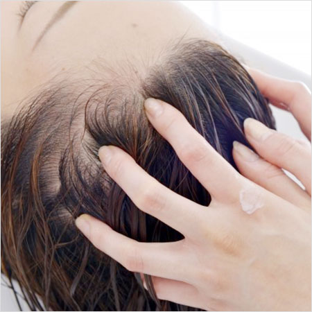 頭皮ケアにおすすめのアイテム紹介｜実は美容院のヘッドスパでもコレが使われてます！